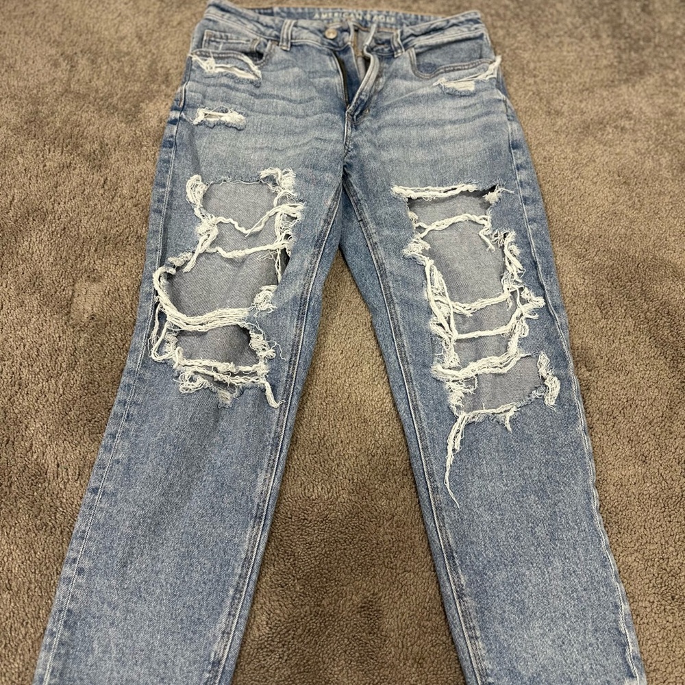 Woman American Eagle Mom Jean Rip Jeans Stretch Good condition